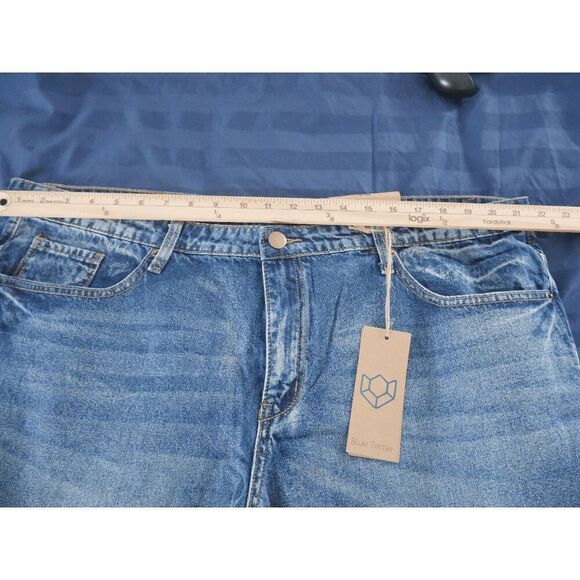 Blue Turtle Shockwave Distressed Mom Jeans Mid Rise Straight 4X - Picture 8 of 12